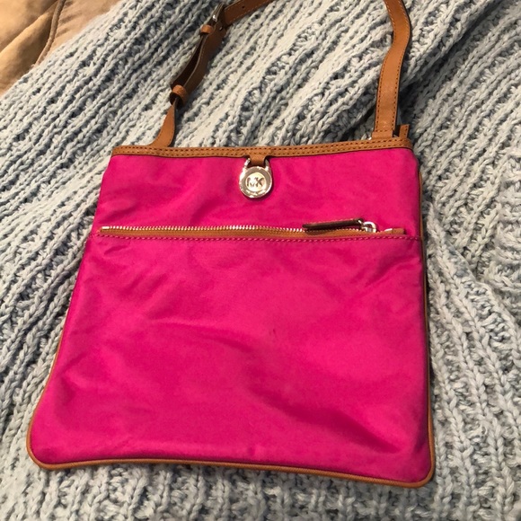 Michael Kors Handbags - Never used Michael Kors crossbody